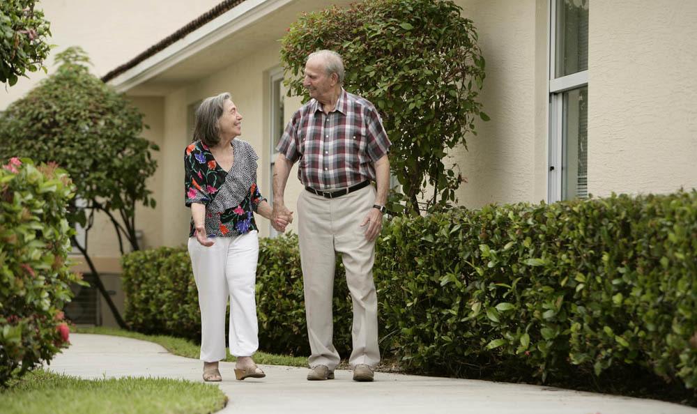 Enjoy every moment with your loved ones at our senior living facility in Tamarac