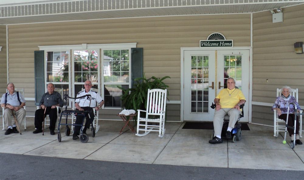 No one will feel left out at our Jasper senior living facility