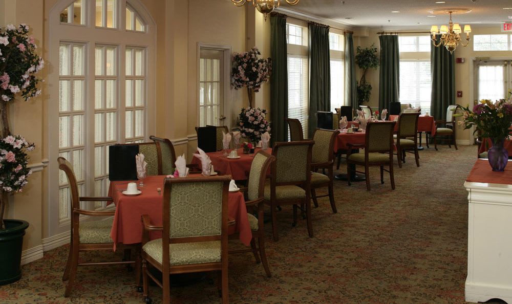 Dining room at our senior living facility in Venice
