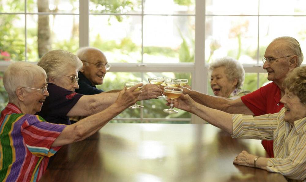 Meet new friends and make memories at our senior living facility in Venice