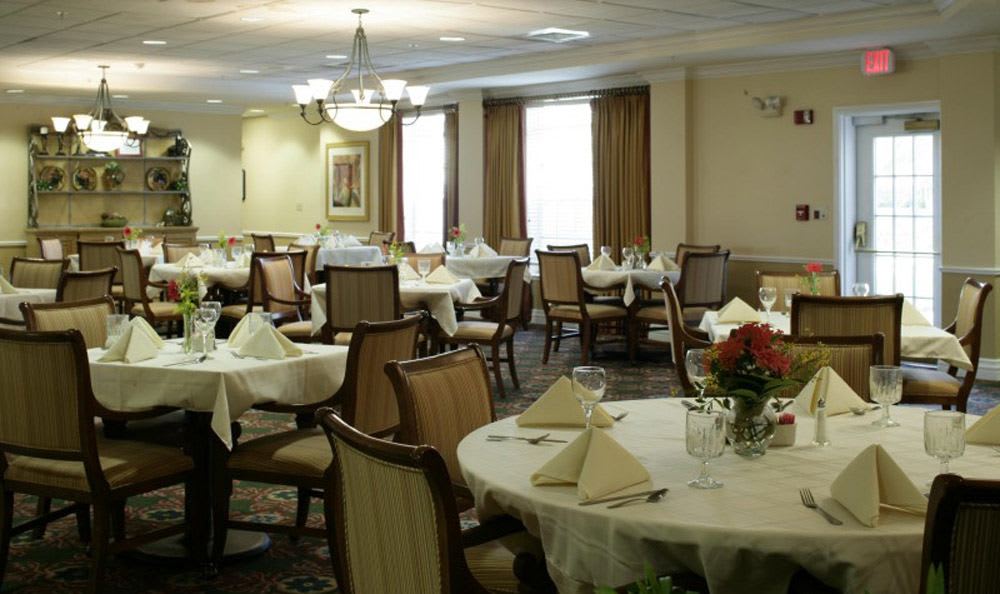 Enjoy the spectacular dining at our Naples senior living facility