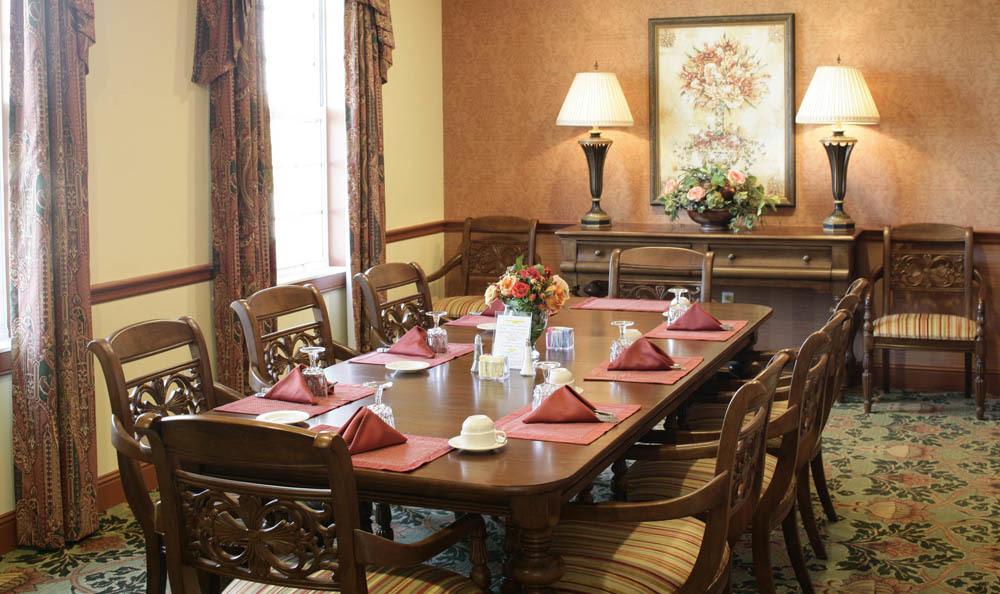 Enjoy the exquisite dining at our Vero Beach senior living facility