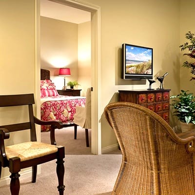 stock senior living room at Harbor Chase