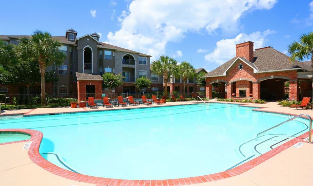 Photos of Southwind at Silverlake Apartments in Pearland, TX