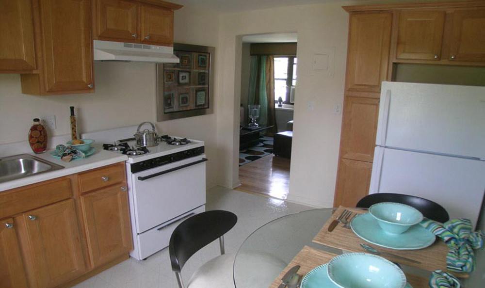 Apartments in New Milford, NJ Brookchester Apartments Photo Gallery