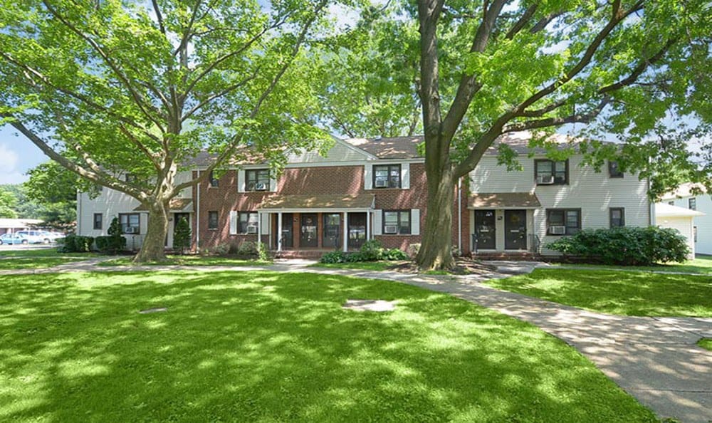Apartments in New Milford, NJ Brookchester Apartments Photo Gallery