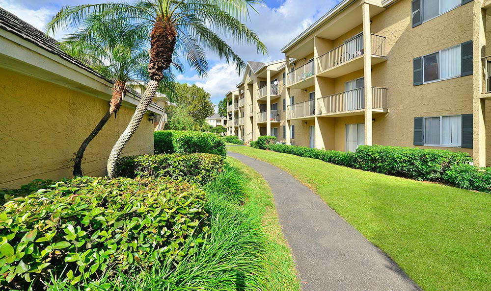 Photos of Palmetto Place Apartments in Miami, FL