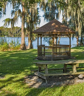 Countrywood Apartments offers an impressive list of Apartment Features and Community Amenities