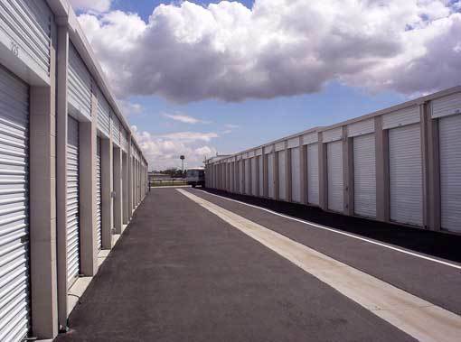 Spacious units at Dale Street Self Storage in Buena Park, California. 