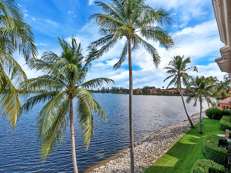 Gorgeous lake views at St. Tropez Apartments in Miami Lakes, Florida