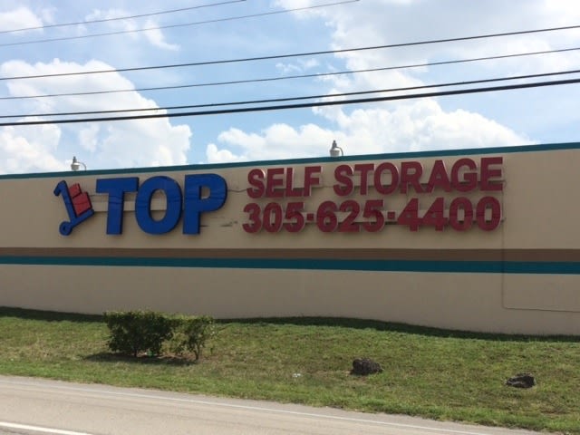 Miami Gardens Self Storage Top In Fl Top Self Storage Sign