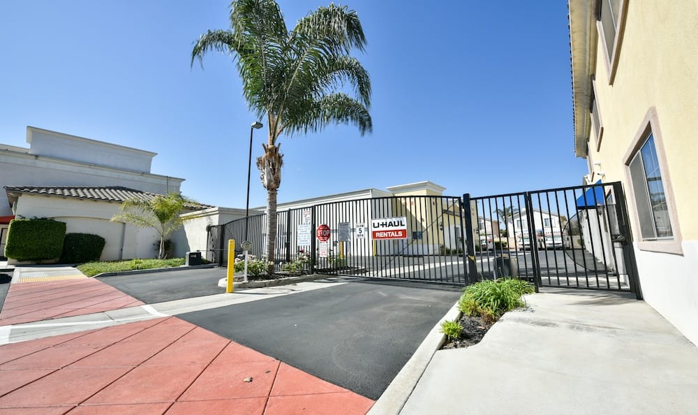 Self Storage Oxnard, California Golden State Storage Carriage Square