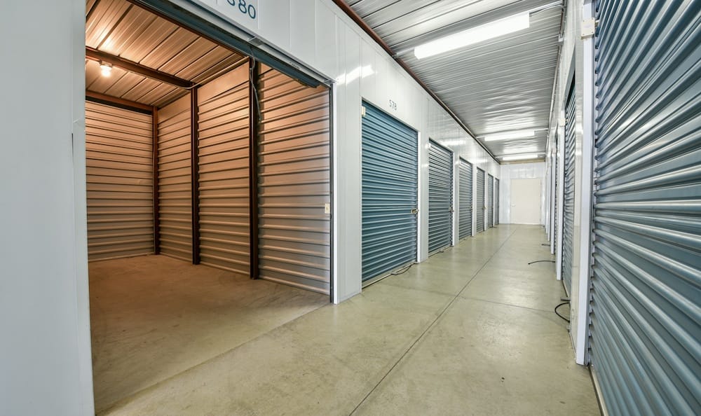 Self Storage Santa Clarita California Golden State Oak Large Indoor Unit At Our Storage Facility On Oak Avenue In Santa Clarita