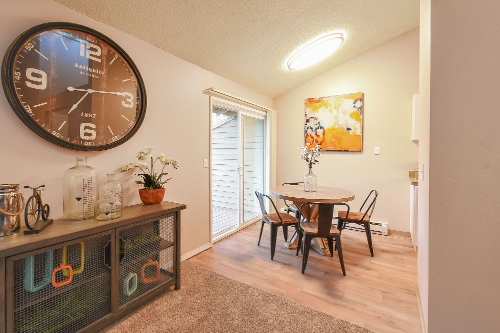 Photos of Lakeside Landing Apartments in Tacoma, Washington