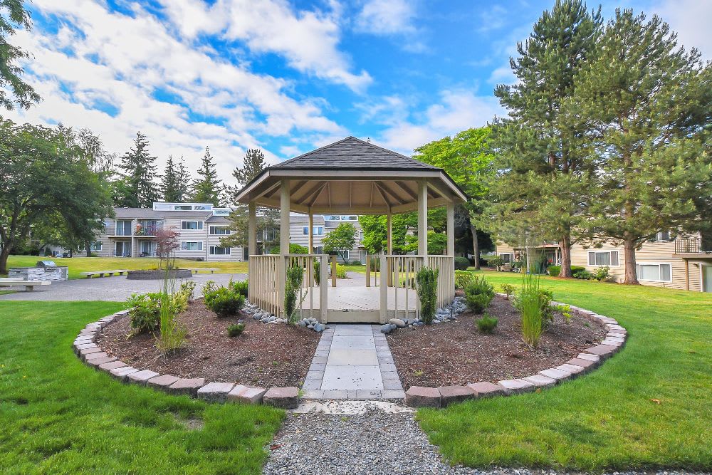 Photos of Lakeside Landing Apartments in Tacoma, Washington