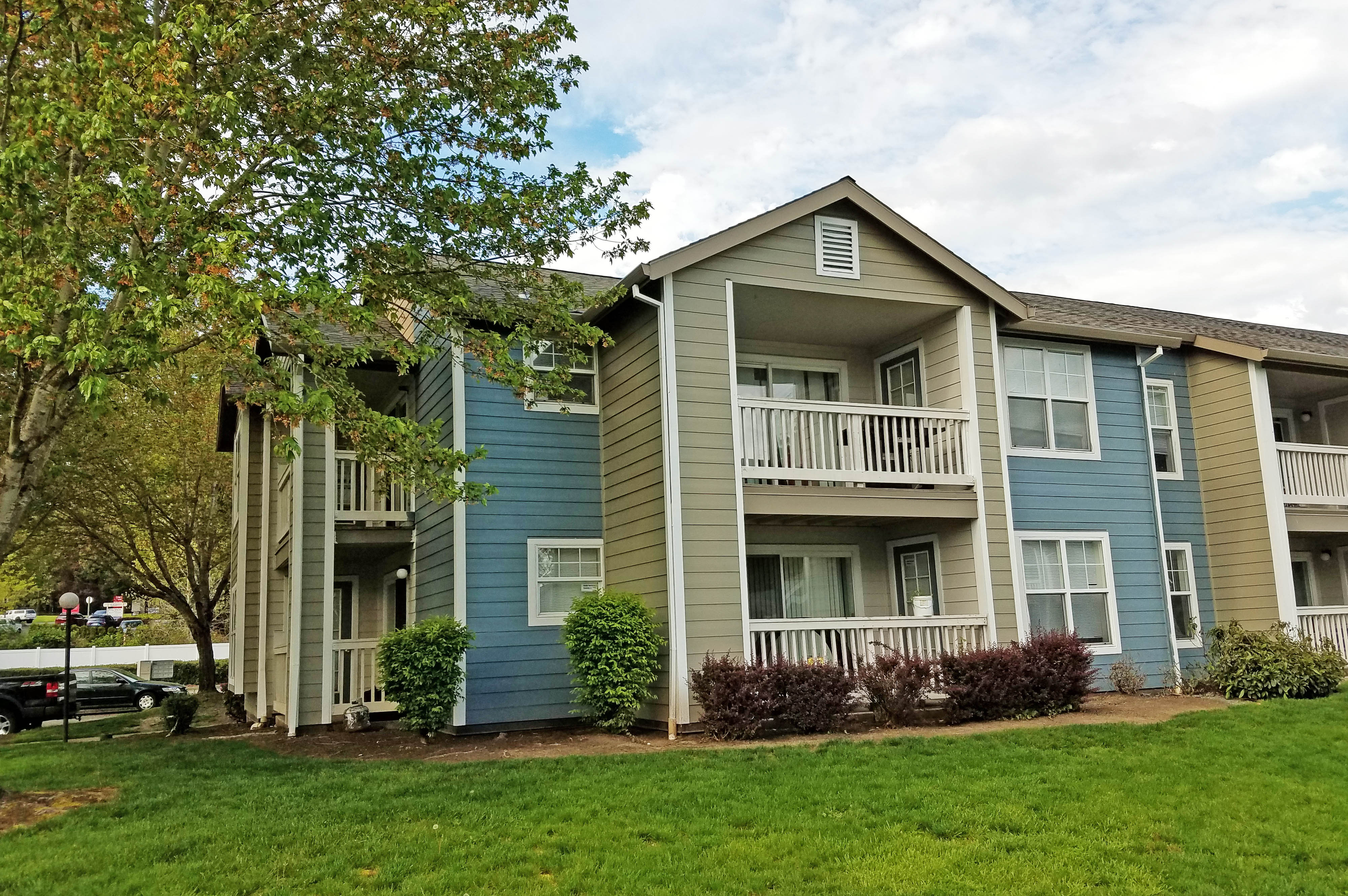 Tualatin View Apartments | Southwest Portland, OR Apartments