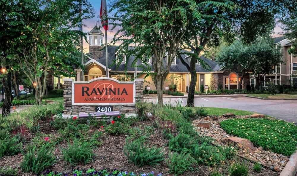 Photos of Ravinia Apartments in Spring, TX