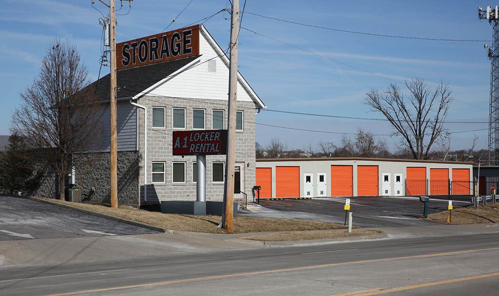 Exterior view of self storage facility in St. Louis, MO