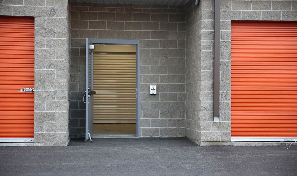 Easy interior self storage access in St. Louis