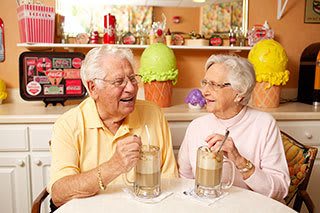 Senior living residents in Palm Beach Gardens on a day trip