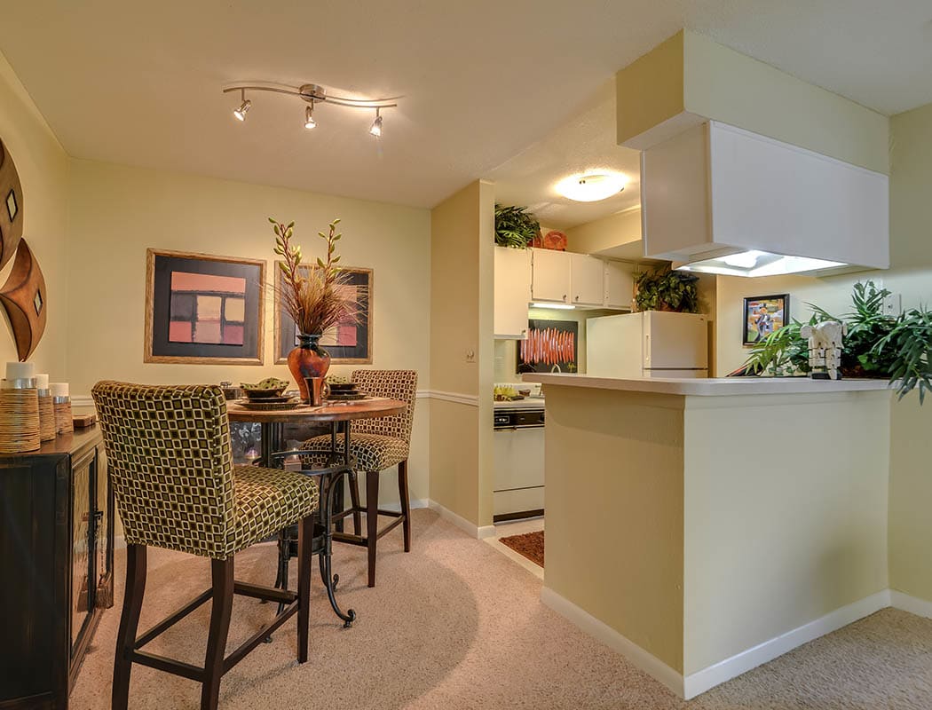 Ktichen and dining room at Bay Oaks in Tampa