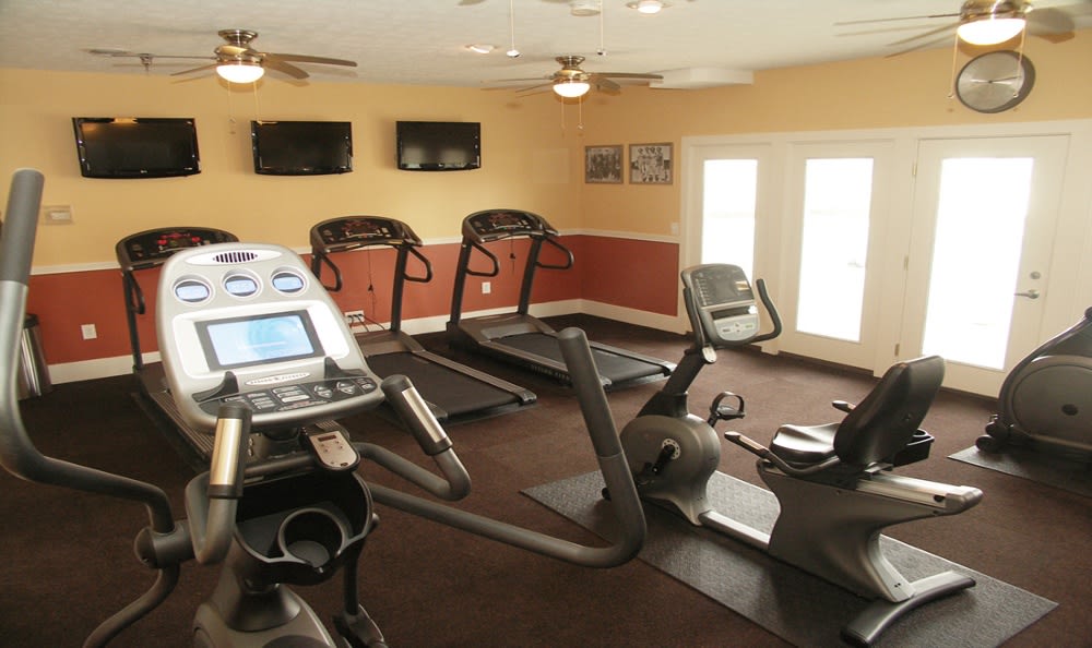 Fitness center at Island Club Apartments