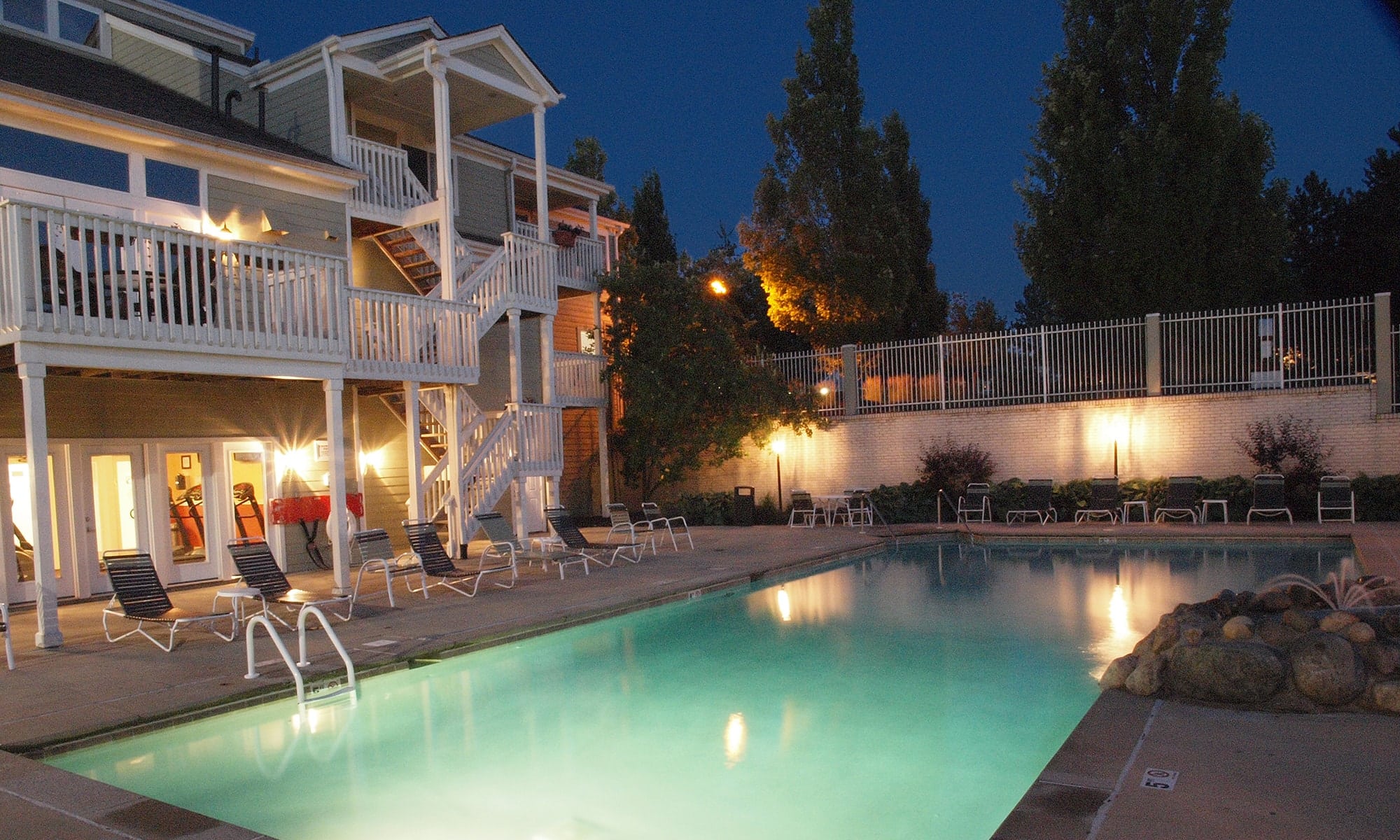 Welcome to Island Club Apartments