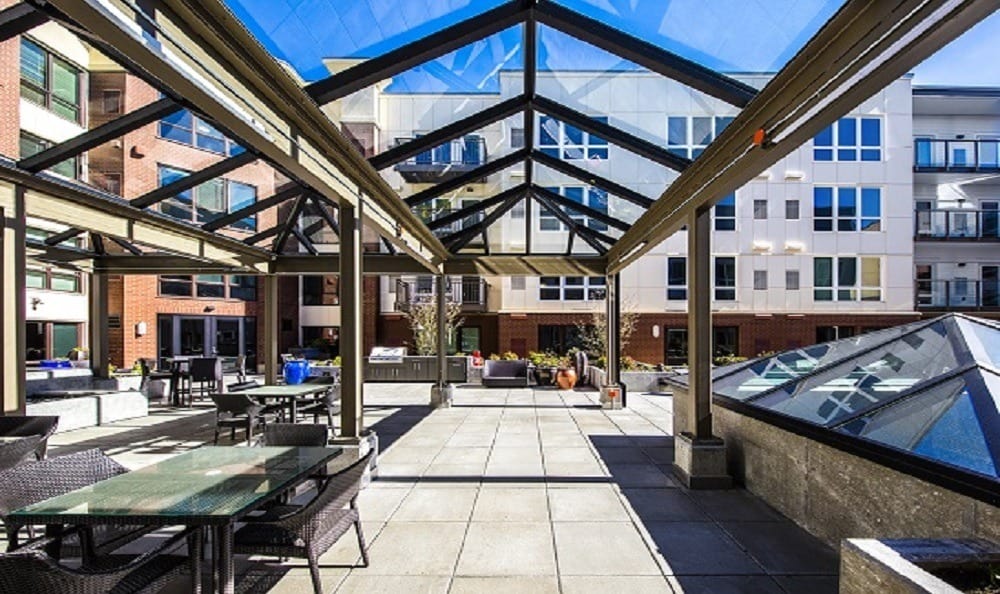 Courtyard The Meyden Bellevue Apartments