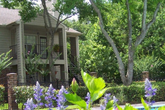Woodwind Village Apartments leasing office exterior in Spring