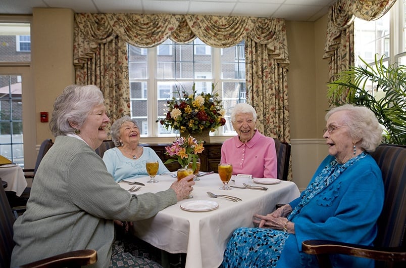 Enjoy the Virginia Beach senior living lifestyle at First Colonial Inn
