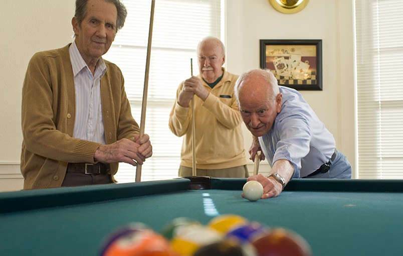 Senior friends enjoying life at Heritage Greens
