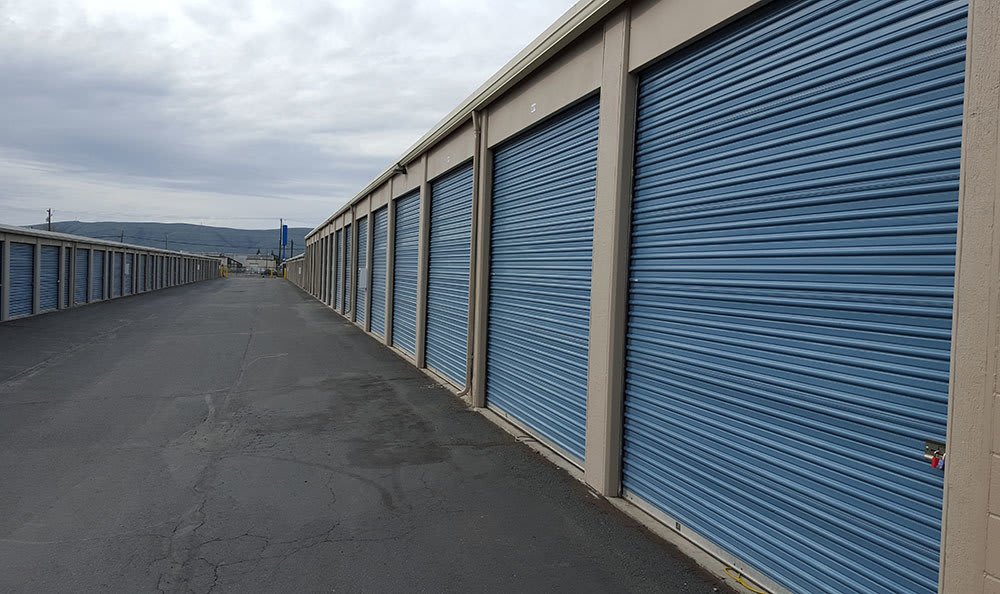 Outside entry at Yakima self storage
