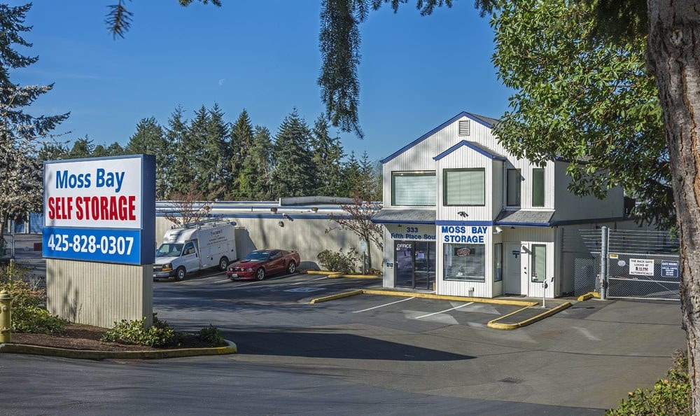 Ground-Level units at self storage in Kirkland, WA