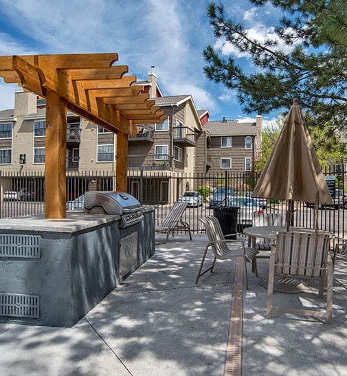 Aurora apartment and community features