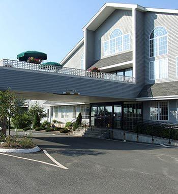 Lifestyle at senior living in Brookfield, CT