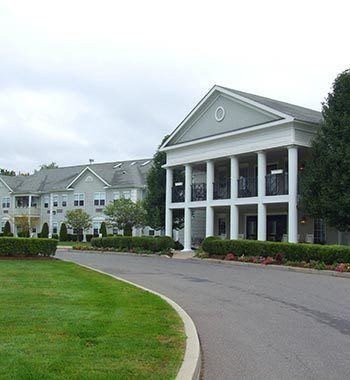 Lifestyle at senior living in South Windsor, CT