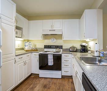 Amenities at senior living in Cabot Park Village, MA