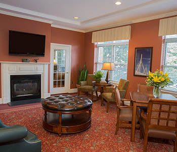 Amenities at senior living in Chestnut Park at Cleveland Circle, MA