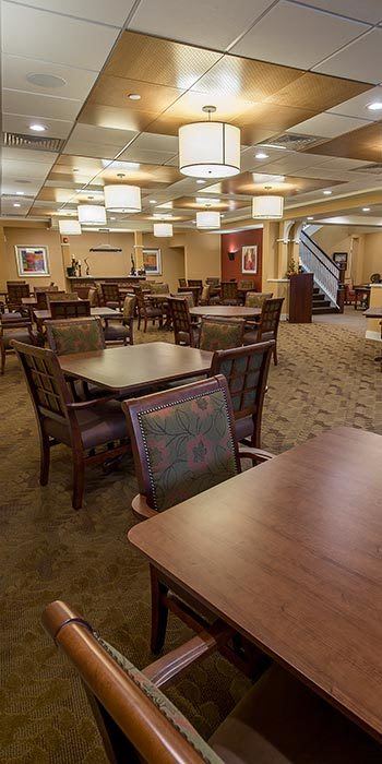 Memory care dining in Bedford Falls, Bedford