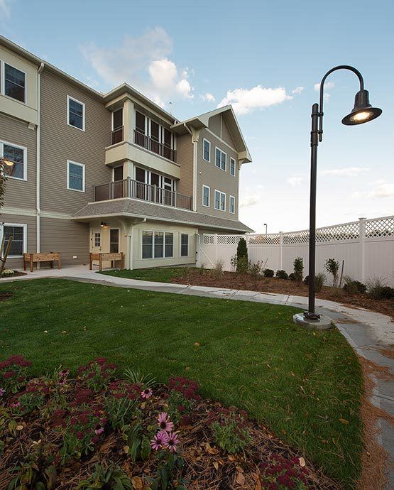 Assisted living at Bedford Falls in Bedford, NH