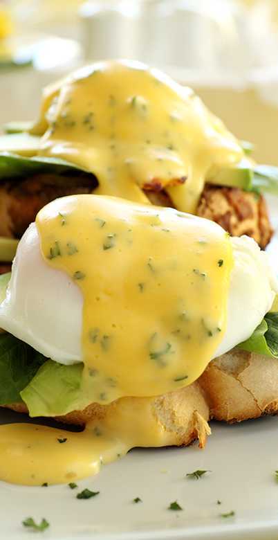 Professional dining at the senior living community in Highland