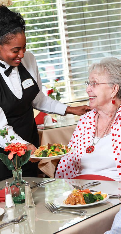 Professional dining at the senior living community in Antioch