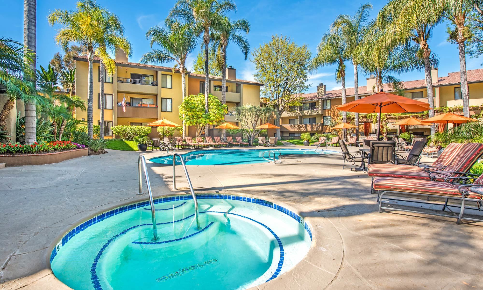 Apartments in Woodland Hills, CA