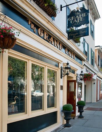 Our luxury apartments are located in fashionable and convenient downtown Morristown