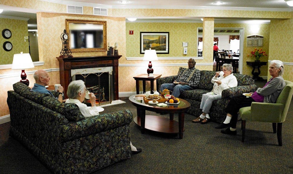 Clinton Township Senior Living American House Lakeside