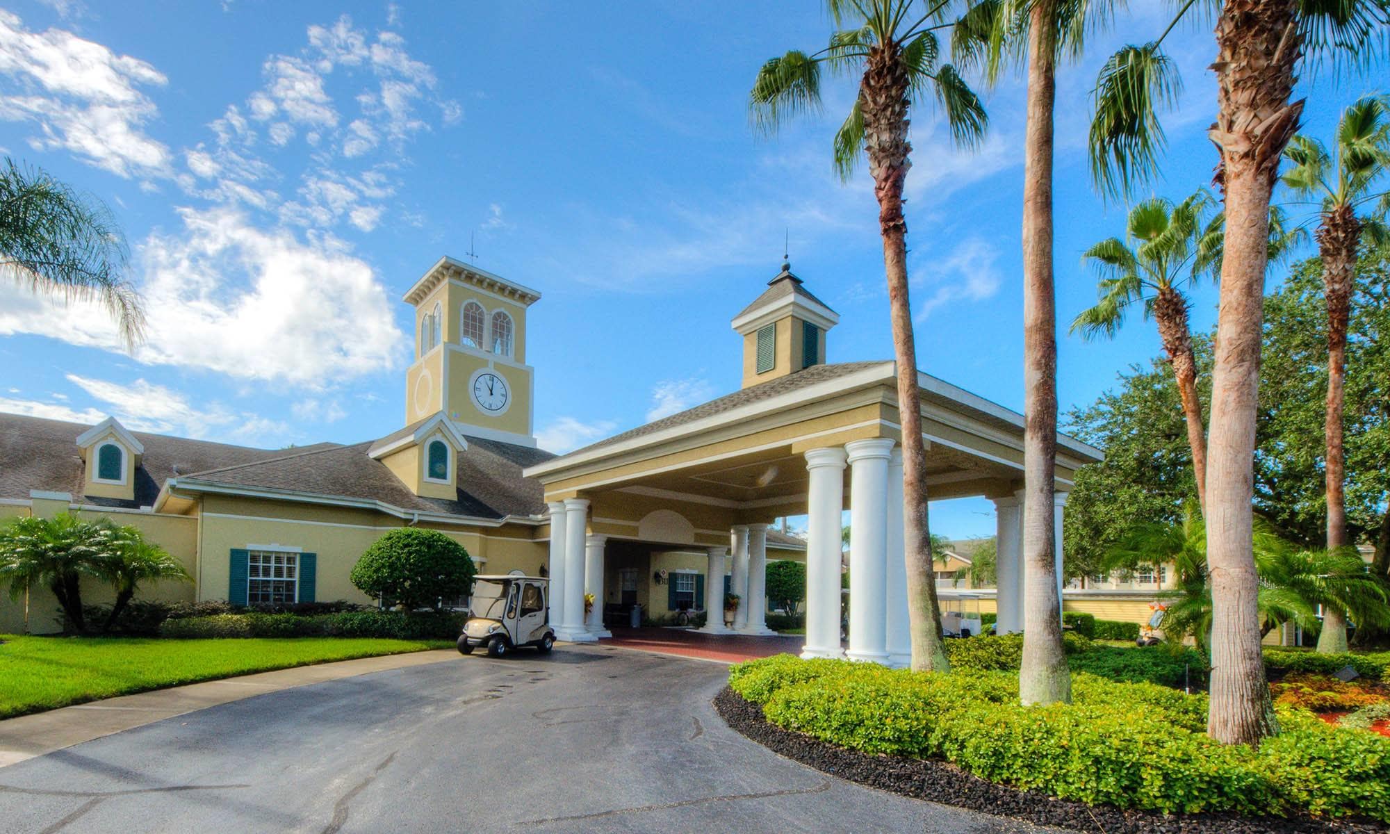Sun City Center senior living has a wonderful club house