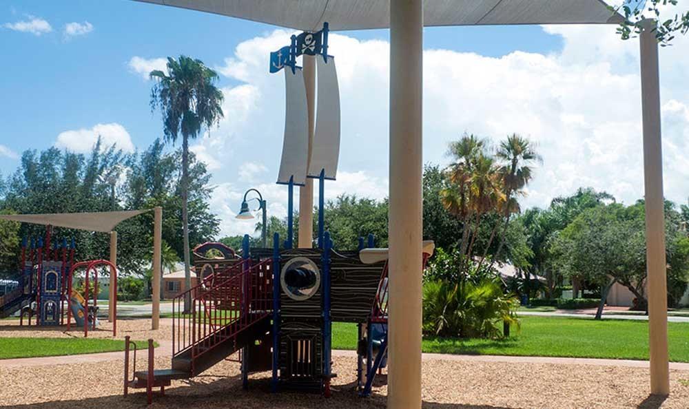 Photos of Pavilions at Deer Chase in Deerfield Beach, FL