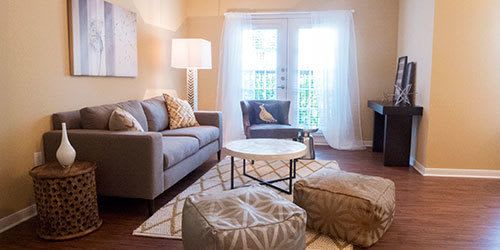Gated 1, 2 & 3 Bedroom Apartments in Conroe, TX