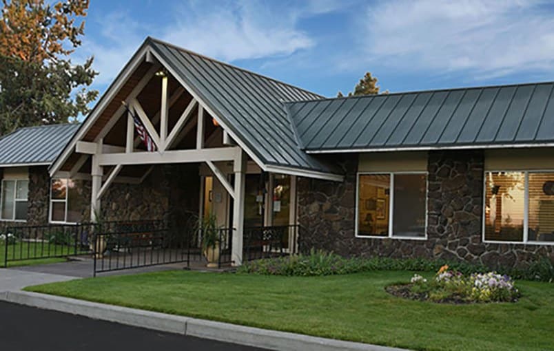 The common areas and landscaping at Regency Care of Central Oregon in Bend, Oregon, are very well maintained.