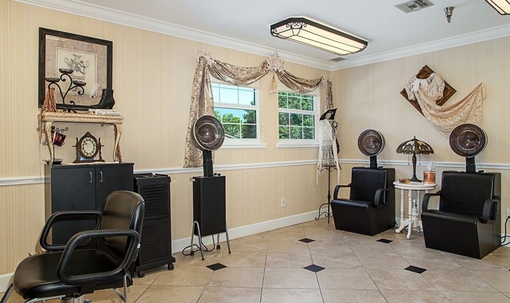 Barber shop at Grand Villa of Largo in Florida